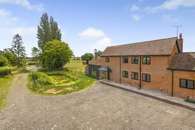 Image de 5 Bed in Roxwell (oc-t30824)