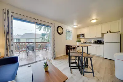 Image de Walk to Restaurants + Light Rail: Seattle Getaway