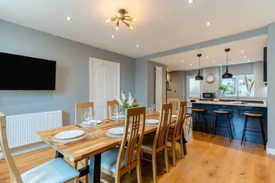 4 Bed in Windermere (oc-o31130)