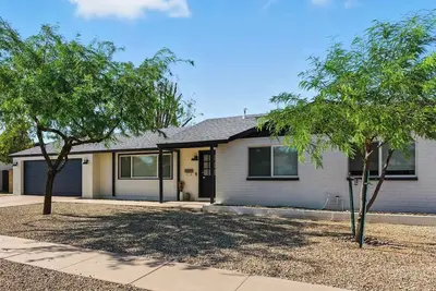Image de 2 Side by Side Homes - 6br 15ppl