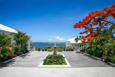 Libellule   Elevated Beachfront Villa