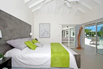 Giselle   Stunning ocean views