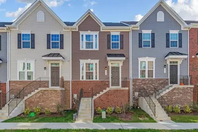 Image de Live Comfortably: Flexible Long-Term Housing for Insurance & Traveling Pros Now!