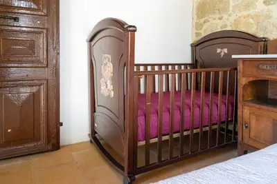 Image de To Patriko - Historic 3 Br Home