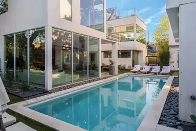 Image de Pool, Putting Green, Game Room, Rooftop | Bouldin Collective 902a by AvantStay