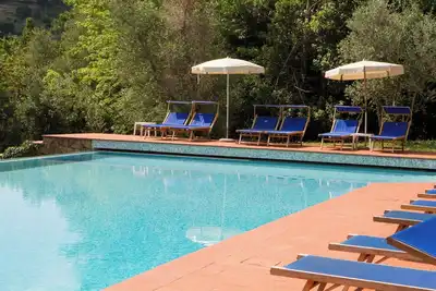 Image de Joli appartement pour 6 personnes avec Wifi, piscine, climatisation et Tv, près de Florence