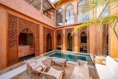 Image de Rose Moon 3br for Groups - 5 Min to Thomas Beach