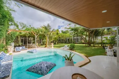 Image de Villa V – 4br Villa, Walking Distance to the Beach