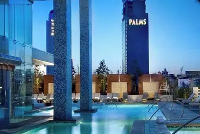Image de Svs: High Floor Mountain View Studio | Pool & Gym | Palms Place