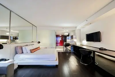 Image de Svs: Mountain View Studio | Pool & Gym Access | Palms Place