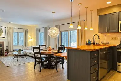 Image de Birch Hollow- Pool, Hot tub, Gym, Sauna!