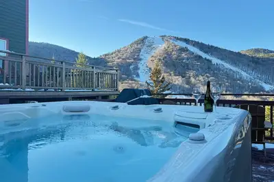 Image de Sundog Chalet- Ski on Ski Off, Hot tub, foosball