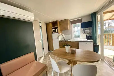 Image de Mobil-home Premium Stella Maris 3 Pièces 4 Personnes Climatisé + Tv