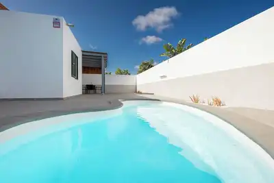 Image de Home2Book Bright Villa with Pool, Corralejo