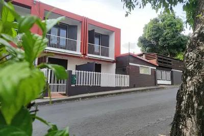 Image de Tout à Pied! T3 Luxe - 6 pers. Parking sécurisé - Fibre - 15min St-pierre/plage!