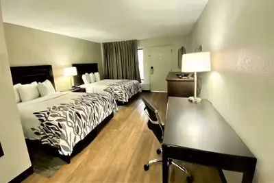 Image de 4 Rooms - Easy Access Stay Near University, Downtown & Tucson Event Spaces