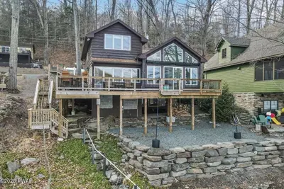 Image de Lakefront Retreat with Unobstructed Lake View + Spacious Dock!