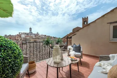 Image de Apartment Paradise-in the center with a terrace with a view
