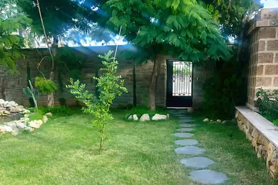 Image de Elegant apartment with garden in exclusive Villa in the heart of Palermo