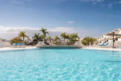 Image de Acogedor dúplex con amplia terraza y vistas al mar.