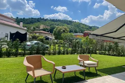 Image de Garden of Her - Yellow Apartment