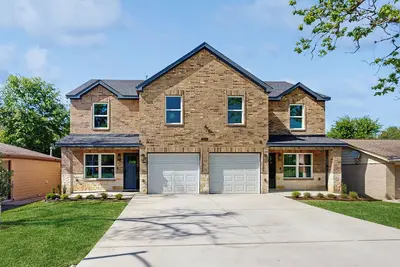 Image de The Twin Houses: 6br Side-by-Side Modern Compound
