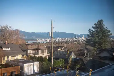 Image de The Cozy Character House in West Point Grey