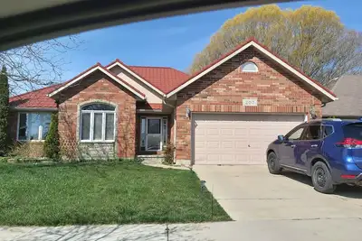 Image de Luxury Home Near 402 • Whirlpool Suite, Fireplace, Full Kitchen & Ev Charger