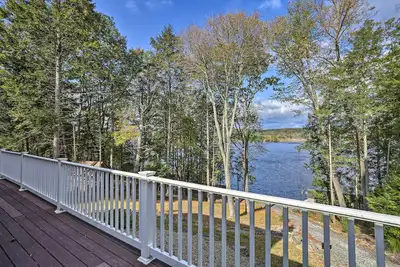 Image de Beautiful Lakefront Retreat w/ Deck & Views!