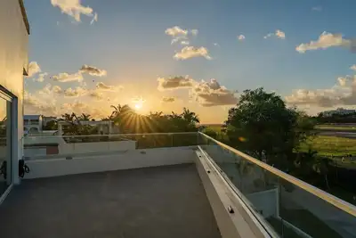 Image de Maho Beach 3br Villa | Huge Terrace & Runway View
