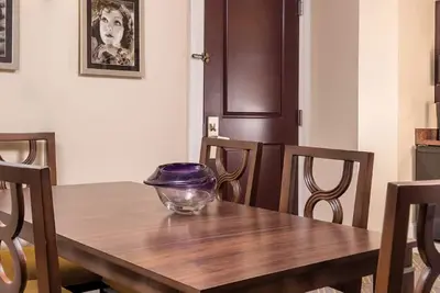 Image de \"World Cup Hq: 1-Bedroom Suite for 4, Steps from Lumen Field & Seattle’s Best! \"