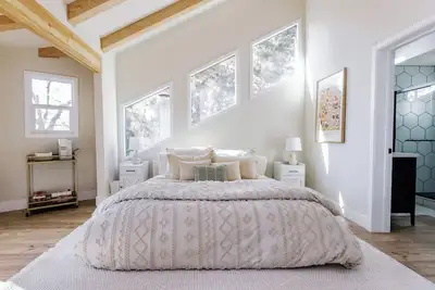 Image de Adorable 2-bedroom cottage in Running Springs