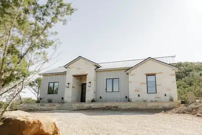 Image de Large Family Home with 10 Beds – Strawn Tx