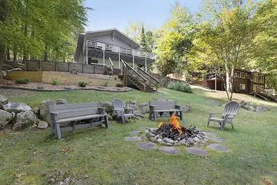 Image de The Highland's Hot Tub Hideaway - 3 bedroom Cottage with Golf Course View