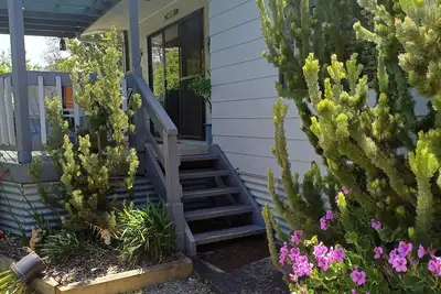 Image de Tranquil surrounds, close to beach and boat ramp.