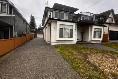 Image de Beautiful house in the center of Greater Vancouver, for your whole family