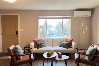 Image de Charming and quiet West Seattle Home!