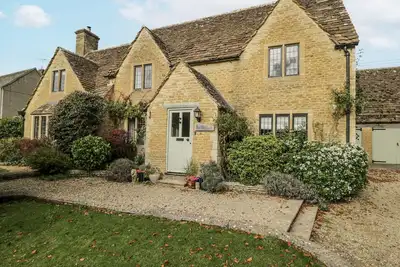 Image de The Old Hall, pet friendly, character holiday cottage in Tetbury