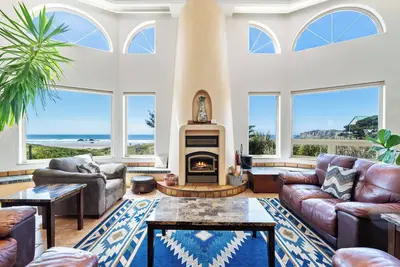 Image de Beachfront, ocean view, direct beach access, dog friendly