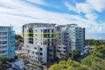 Image de 3br Oceanfront Escape – Steps to Beach & Shops