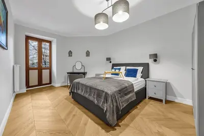 Image de 2-Bedroom Downtown Apt - 75m2, A/C and Balcony - by Rentujemy