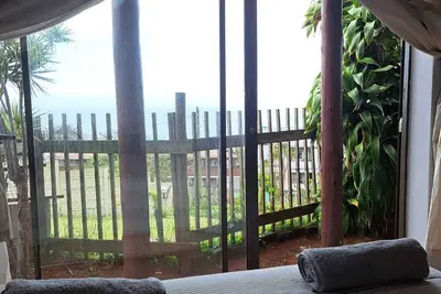 Image de Spacious 2 bedroom chalet with air conditioning, kitchen, lounge and dining area