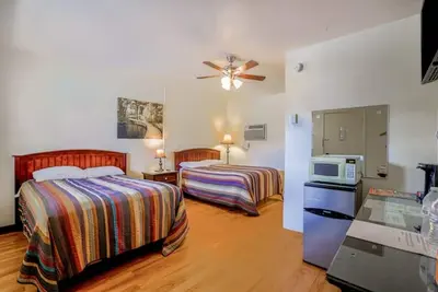 Image de Relaxing Room Near Outdoor Attractions, Golf Course and Free Parking