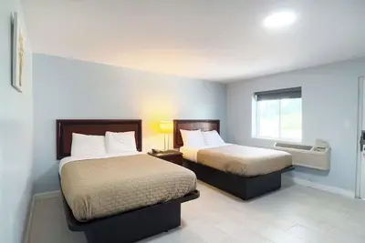 Image de 3 Relaxing Rooms Near New Tazewell Municipal Park & Attractions | Free Parking