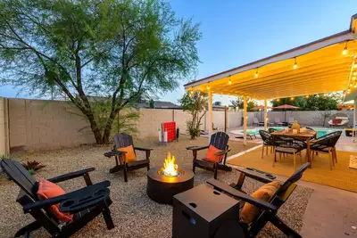 Image de Stylish Phoenix home | Private pool | Spacious living | Family & sports-friendly | Close to Phoenix Zoo, Desert Botanical Garden, Asu, and State Farm Stadium