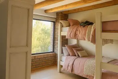 Image de House for 20 people on the first line of the lake