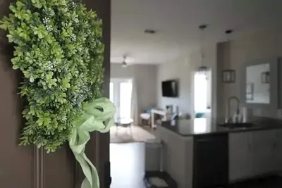 Image de 2 miles from campus and the square. Cozy 2 Br/2ba in popular Rowendale community