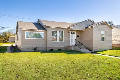 Image de Aunt Polly's House