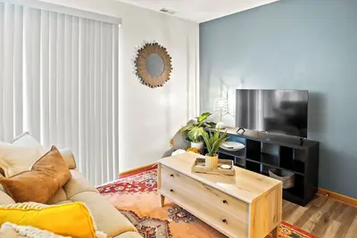 Image de Local Discounts! - Convenient Home Away from Home