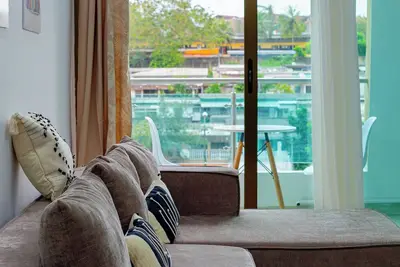 Image de Confortable 2 chambres + Piscine - À 5min du Vallon